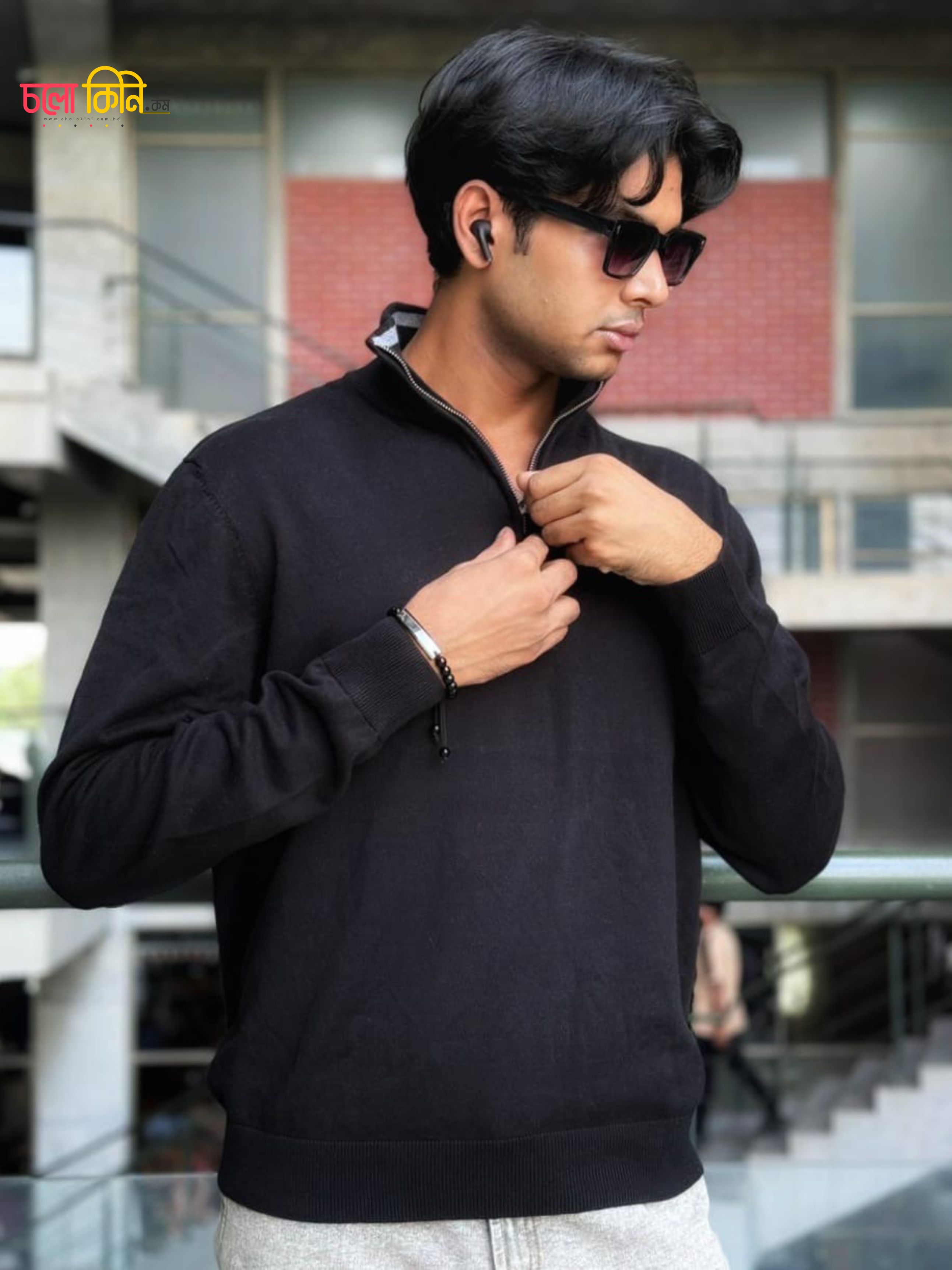 Half zippered Sweatshirt - Black